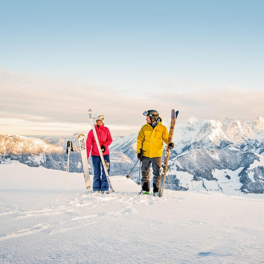 hd-skifahrer-vor-winter-bergkulisse-in-den-kitzbueheler-alpenCmirjageheye5